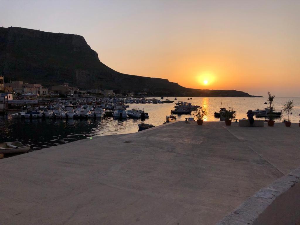 La Casa Del Gelso Appartement Tonnara di Bonagia Buitenkant foto